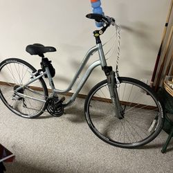 Girls Hybrid Trek Verve 3 Touring Bike 