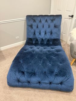Luxury Tufted Navy Velvet Chaise Lounge – Excellent Condition-$350