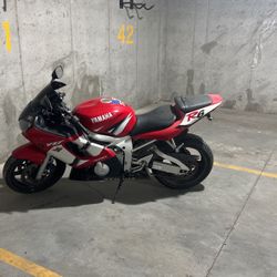 2001 Yamaha YZF R6