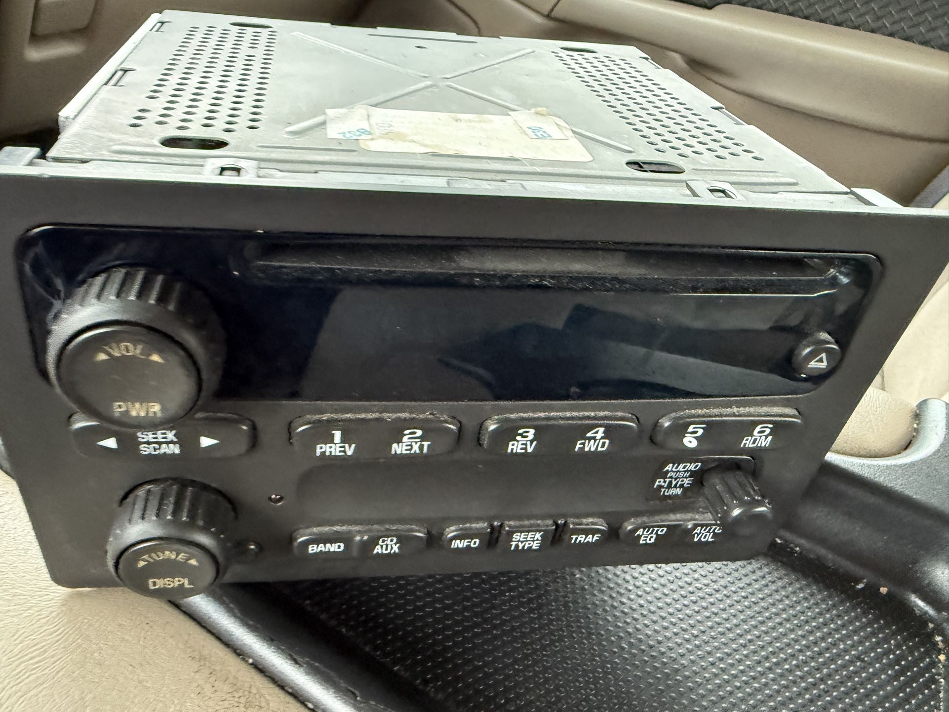 Chevy Avalanche 2004 Radio