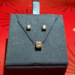 Jewelry Silver 925 / Cubic Zirconia Pendant and Cubic Zirconia Stud Earrings