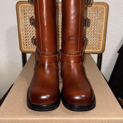 Selling BRAND NEW STEVE MADDEN MOTTO BOOTS