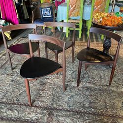 Set Of 4 MCM Stackable Danish Chairs Designed By Hans Olsen For From Rojle 