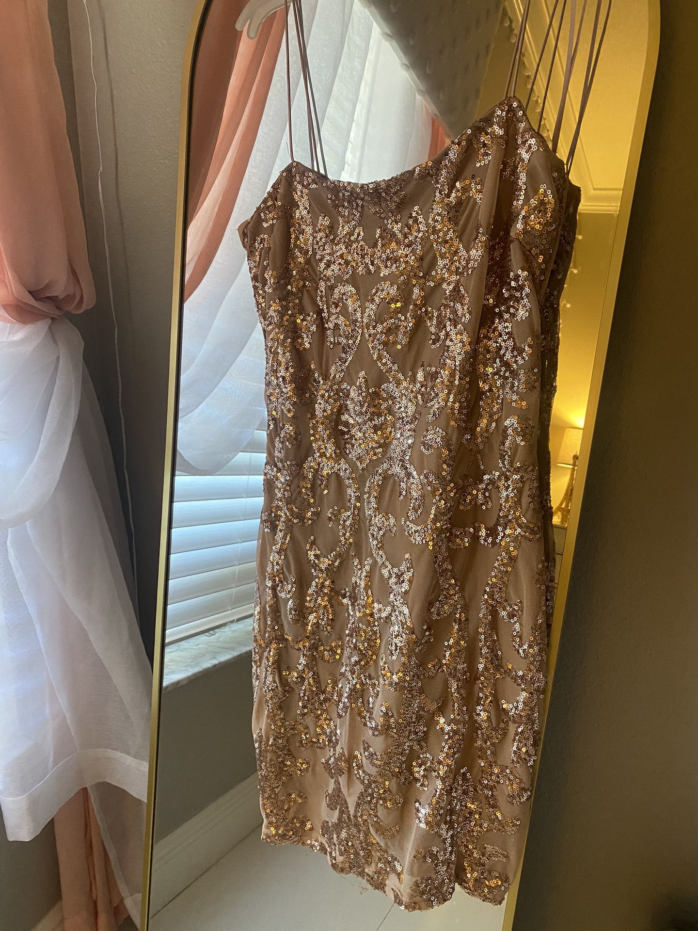 rose gold sparkly dress!