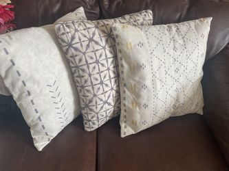Set Of Indoor/outdoor Pillows 