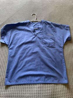 Men’s Blue Medium Nursing Scrubs