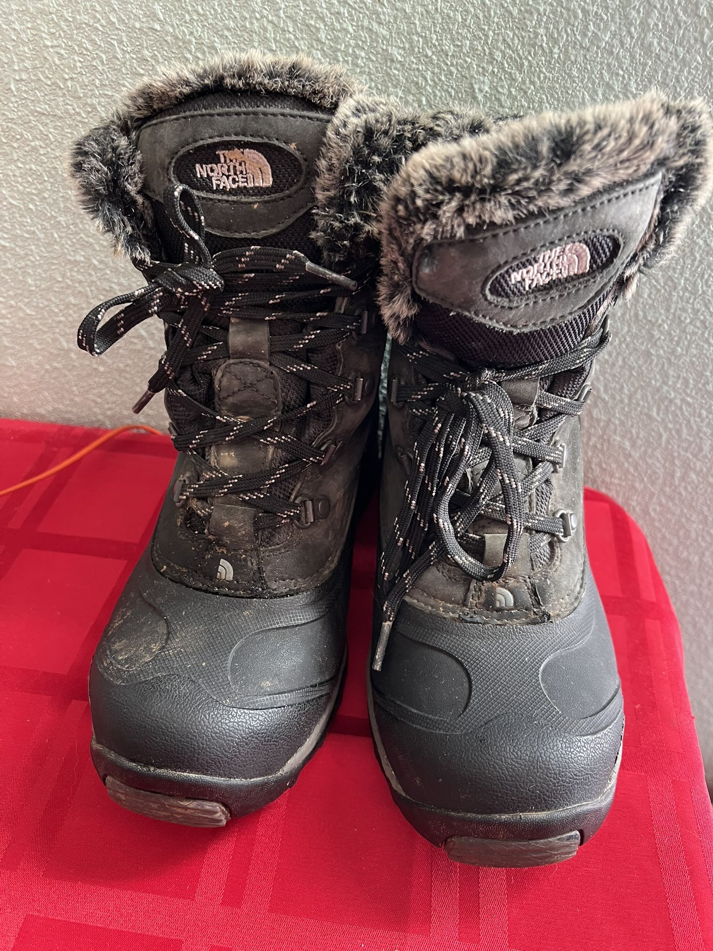 North Face Snow Boots. Womens Size 6.5