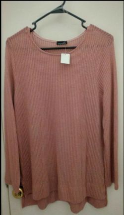 Long sleeve sweater size M (NEW)