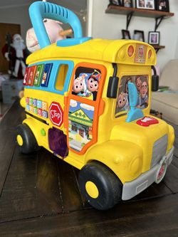 Coco melón Toddler Bus Walker 