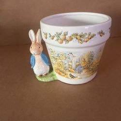 PETER RABBIT BEATRIX POTTER CERMIC PLANTER