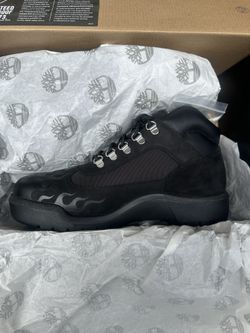 LOSO BLACK TIMBERLANDS ….SIZE:8.5