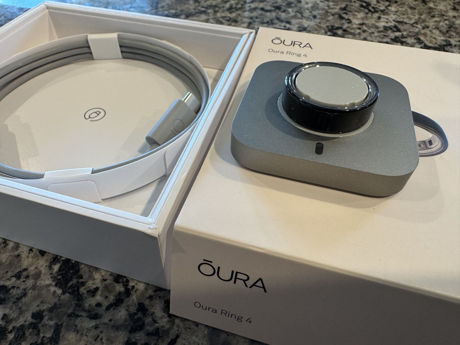 Oura Ring Gen 4 - Black, Size 11 + Charger - Like New! $200 obo
