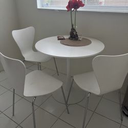 Dining Table And Chairs 
