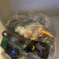 Big Bag Of K’Nex Pieces 
