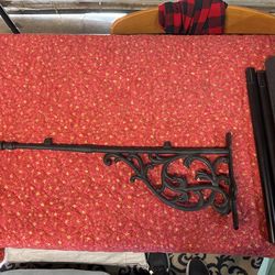 Iron Sign Hanger 22”