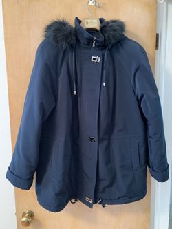 Women’s Coat Jacket -By London Harbor size 18-20 with removable fur trimmed hood