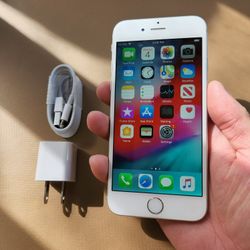 iPhone 6 - UNLOCKED - Like New  