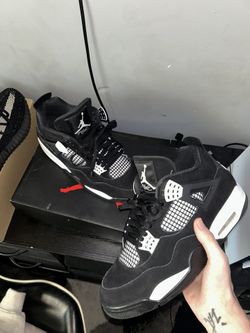 Jordan 4 Retro White Thunder (2024) *Sold