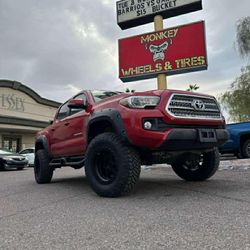 Rines 17" Lock Off Road Llanta 285 70 17 Nitto Rifge Grappler 