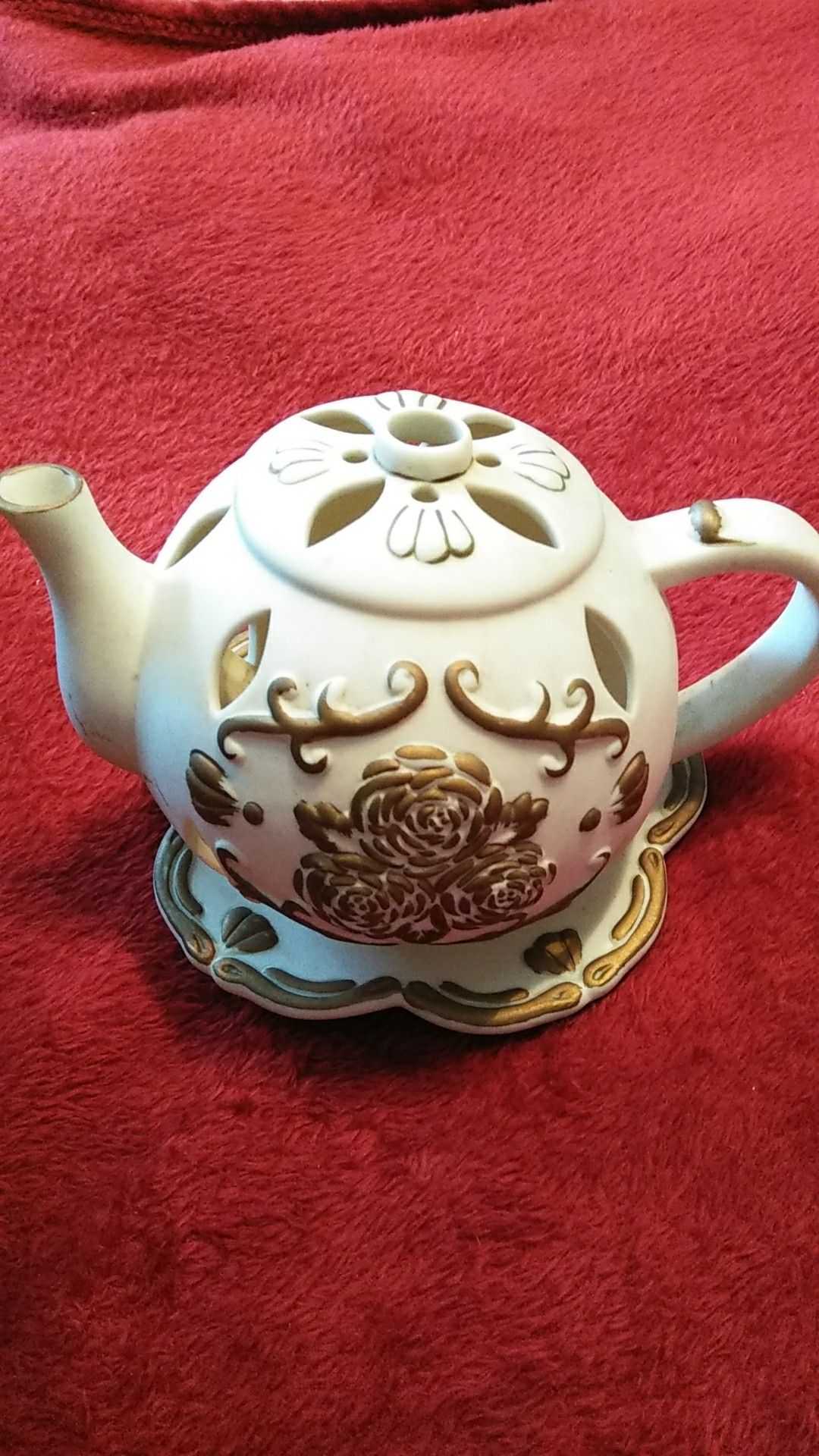 Gold/Ivory Teapot Candle Holder