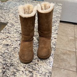 Used UGG, K Bailey Bow Tall, Size 4
