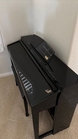 Black Artesia electric piano