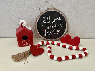 Valentines home decor  Selling as bundle