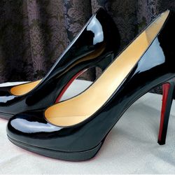 Authentic Christuan Louboutin  Black Patent Leather Pumps size 9.5