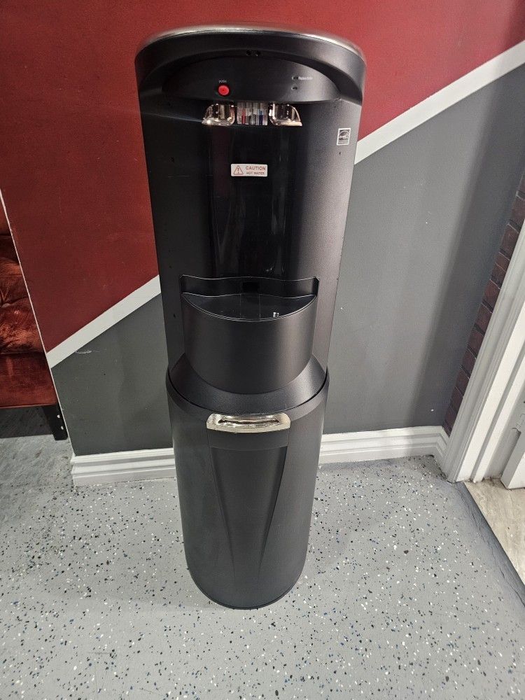 Water Dispenser  Hot And Cold