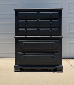 5 Drawer Solid Maple Wood Dresser / Color: Dark Grey