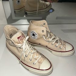 Chuck Taylor Converse, size 7.5 Women— 5.5 Men