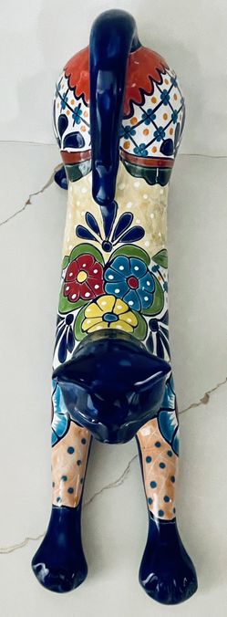 Streching Cat Talavera