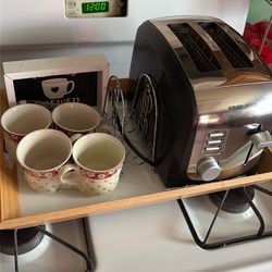 Bundle of kitchen things