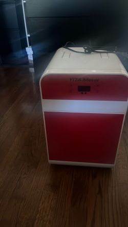 Mini fridge