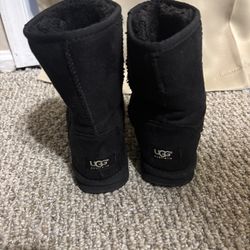 Black Uggs 