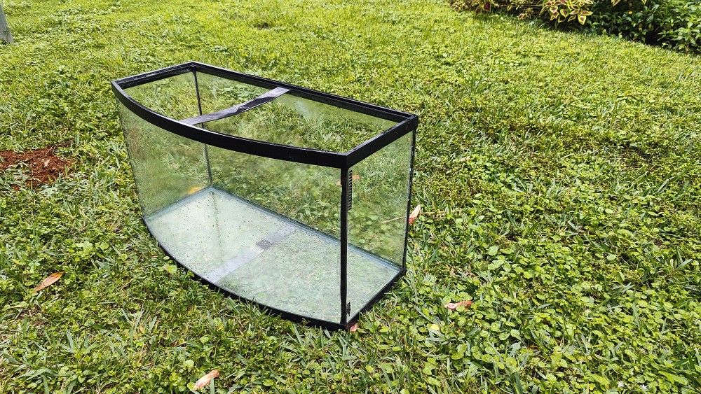 Large bow front aquarium, 56 gallons, 36x24x13 inches, good condition