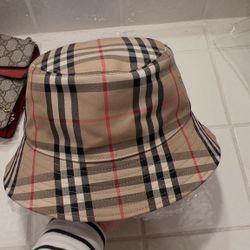 New Burberry Vintage Check hat