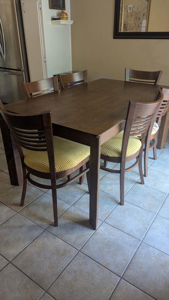 Dining Table Set