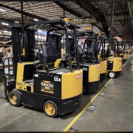 Yale Electric Forklift 2000 Year New Batteries