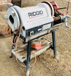 RIDGID 1224 Pipe Threading Machine (pipe threader).