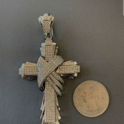 Cross With Free Chain