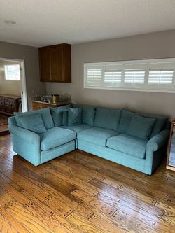 Comfortable Seafoam teal green  L-Shaped Sectional Sofa must pick up asap