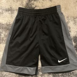 Nike Boys Shorts Size Medium 