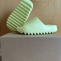 Adidas Yeezy Slide Glow Green HQ6447 Men's Size 4 Brand New