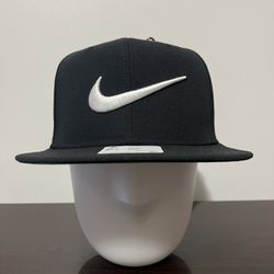 Size M/L - Nike Sportswear Pro Swoosh Snapback Cap Hat (Black/White) FV5522-010