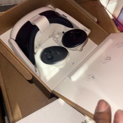 OCCULUS META QUEST 3 BRAND NEW