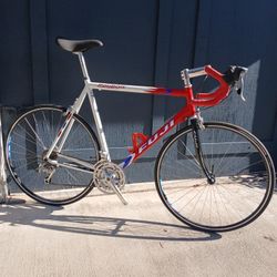 Fuji Roubaix Road Bike 