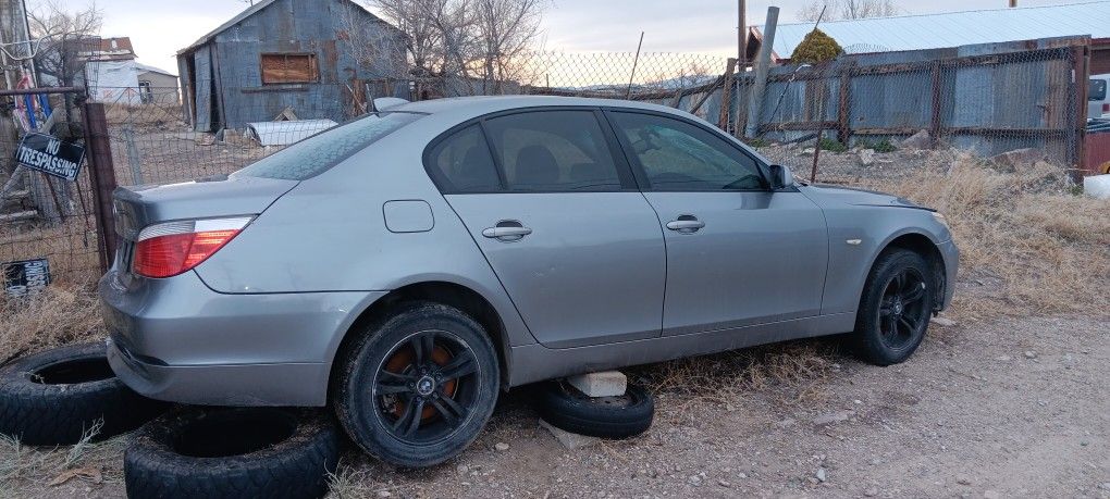 2004 BMW 530i