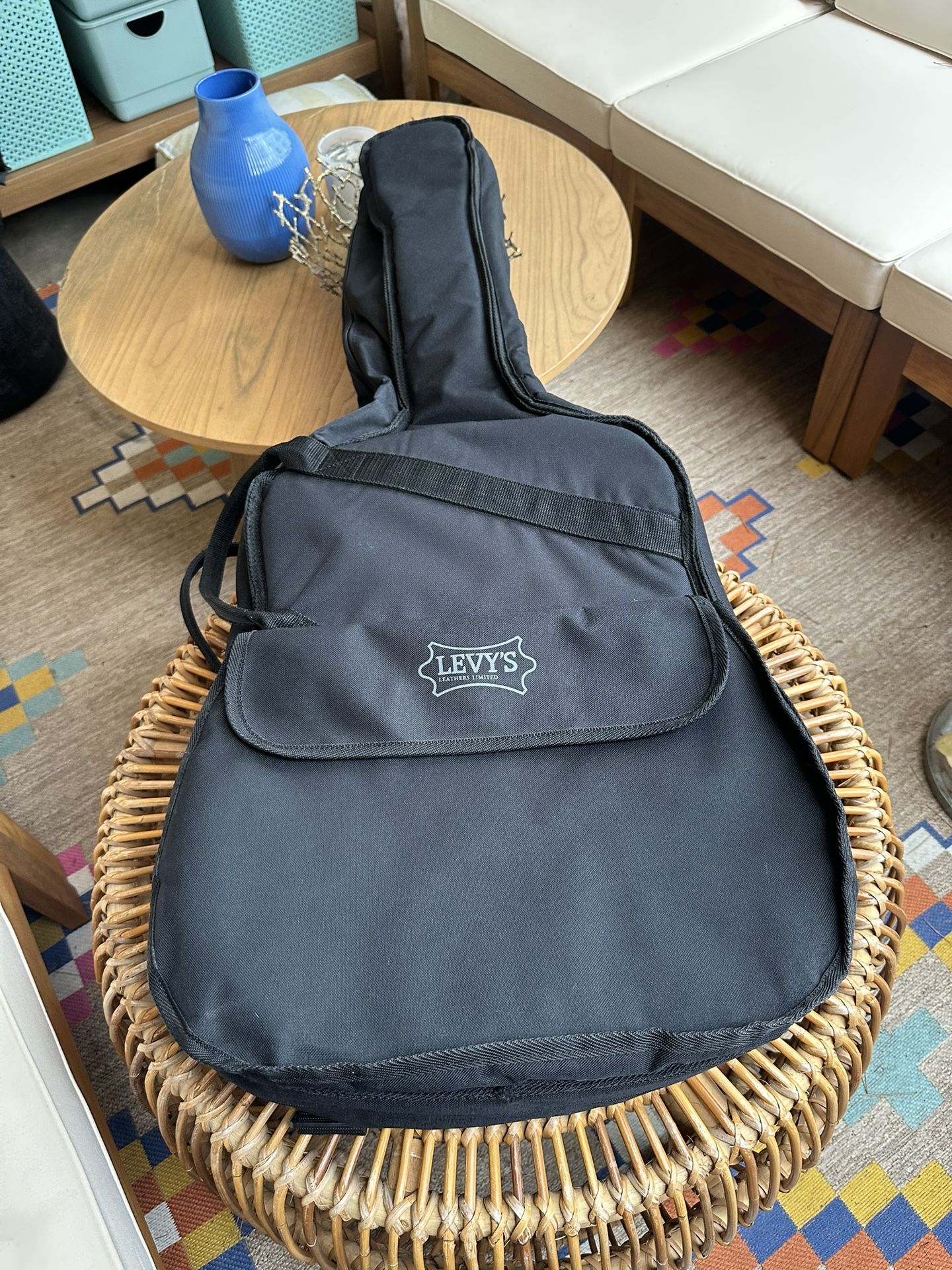 Levy’s Guitar Case Like New Used Once