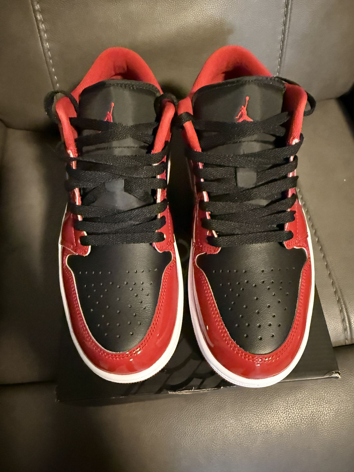 Retro Jordan 1 Red Blk White Size 9.5